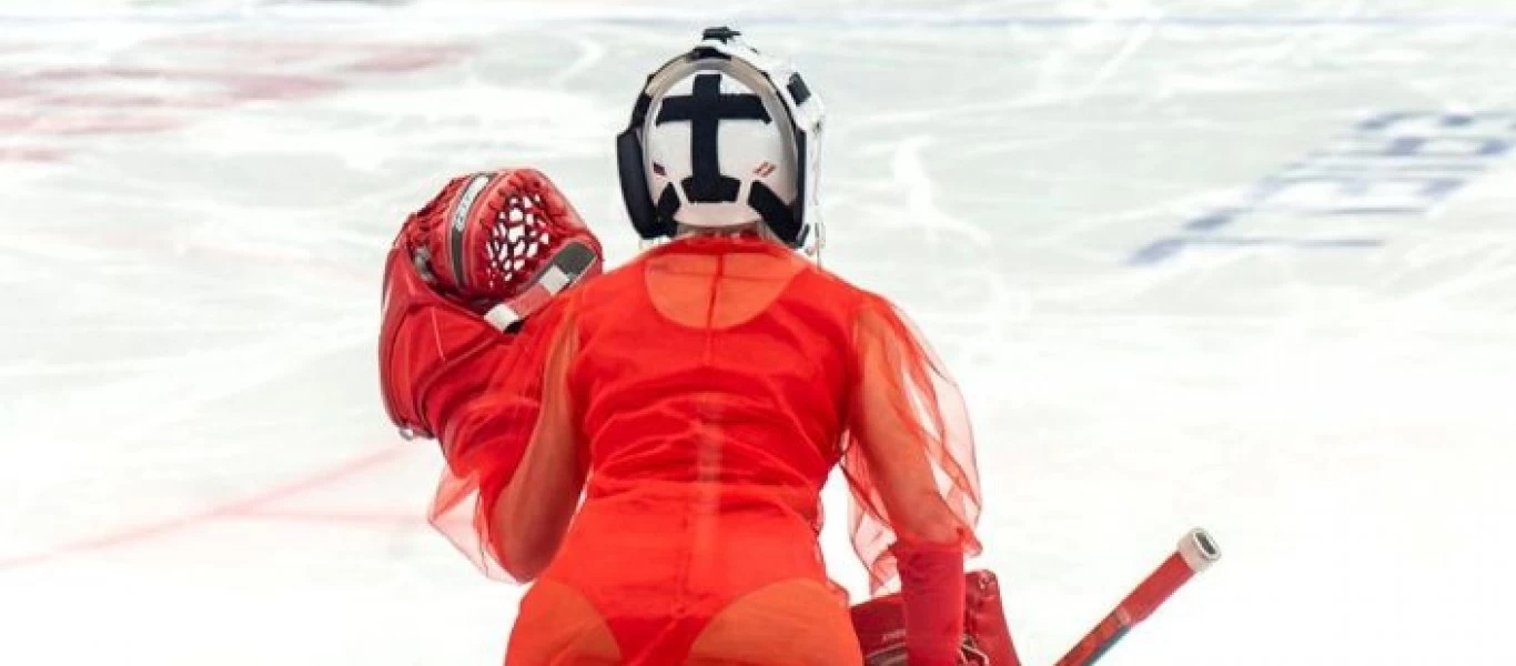 Μόσχα: Η νέα «τερματοφύλακας» της ομάδας χόκεϊ που «έβαλε» φωτιές με το «καυτό» κορμάκι της (φωτό)